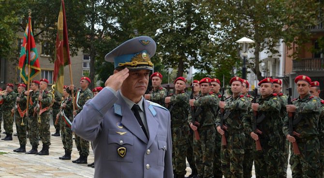 Ген. Попов с поздравление към Въоръжените сили на Република България