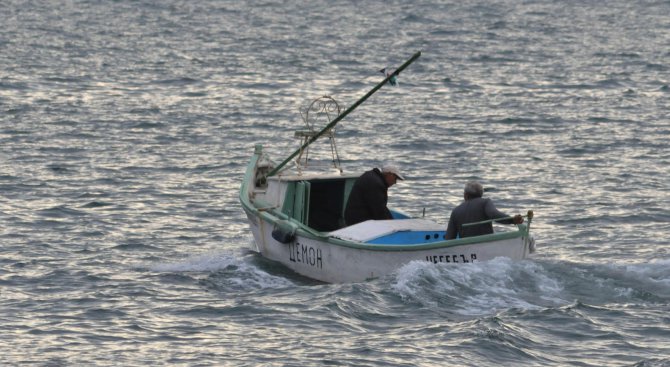 Откриха лодката на изчезналите рибари от Дуранкулак