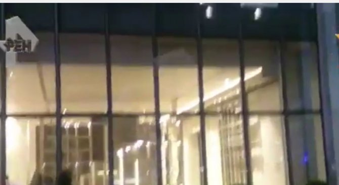 Младеж падна от 83-ия етаж на небостъргач в луксозен квартал на Москва (видео)