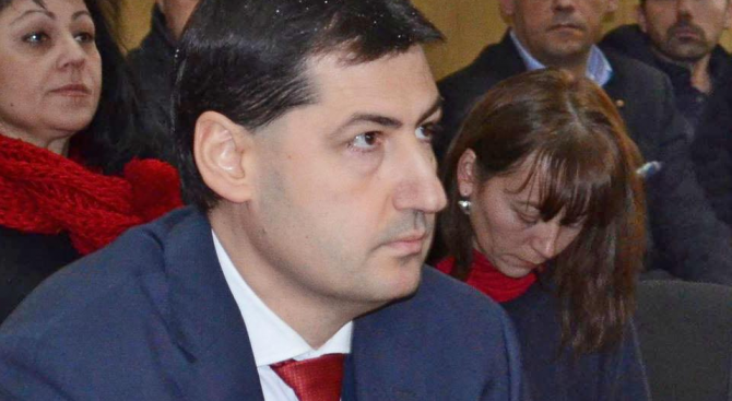 Пловдив застана зад отстранения си кмет