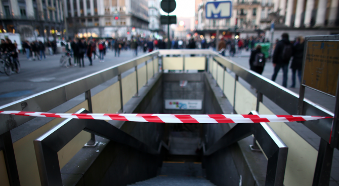 Авария в метрото на Париж спря движението по няколко линии