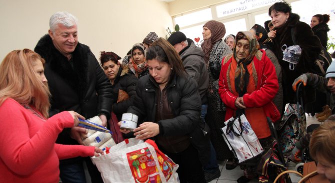 Близо 400 жители на община Благоевград ще получат хранителни помощи