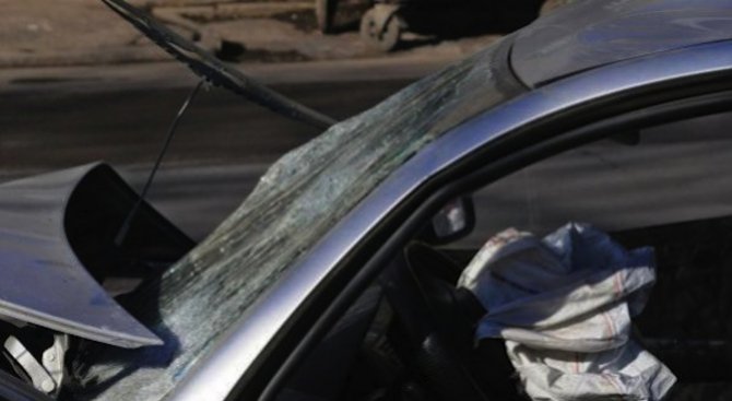 Дрогиран удари полицейска кола на пътя Чепеларе - Пампорово