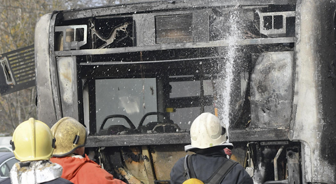 Градски автобус пламна в движение в Пловдив