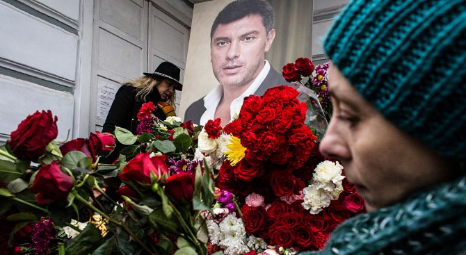 Хиляди участваха в шествие в памет на Борис Немцов в Москва