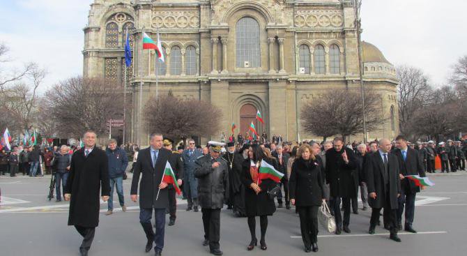 ГЕРБ – Варна почете паметта на загиналите за Освобождението на България (снимки)