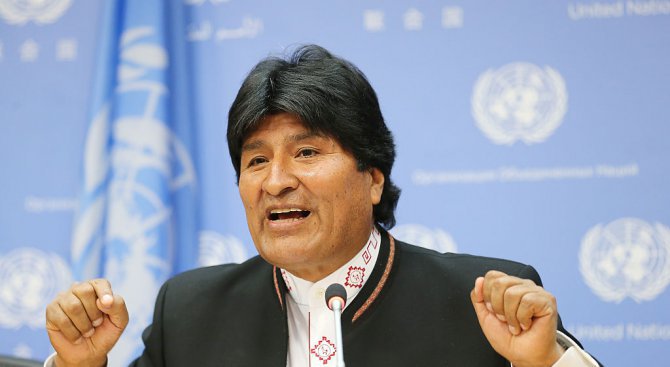 Президентът на Боливия отиде в Куба за спешно лечение
