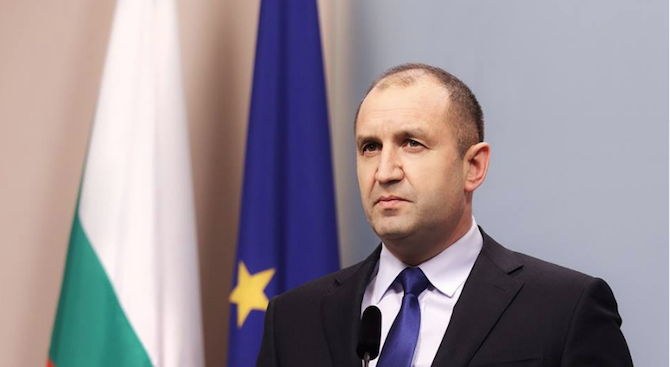 Румен Радев призова предприетите реформи в Украйна да не засегнат правата на българската общност