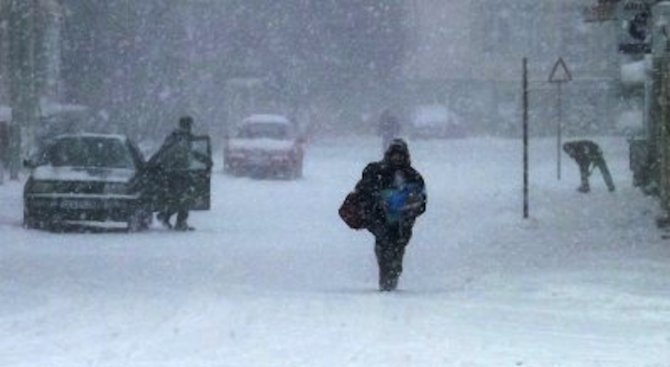 Ню Йорк отмени тревогата си за снежна буря