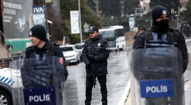 Турската полиция провежда мащабна операция в Истанбул