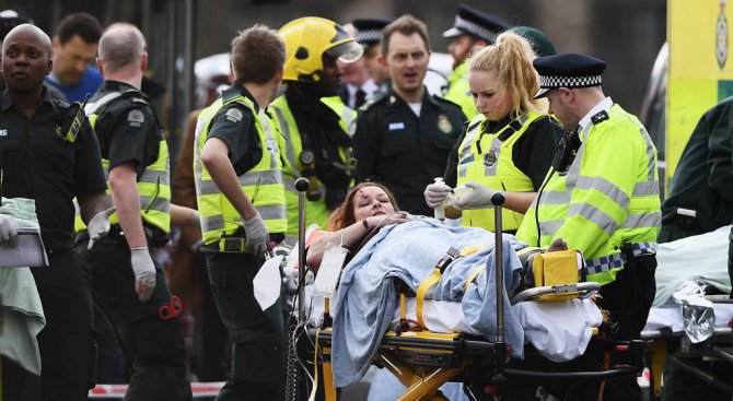 Петима са вече убитите при атентата в Лондон, а ранените са 40