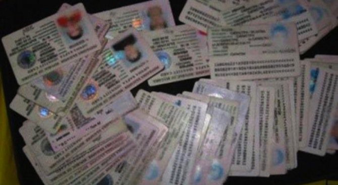Ускорено издавали лични карти преди изборите, обясниха от МВР