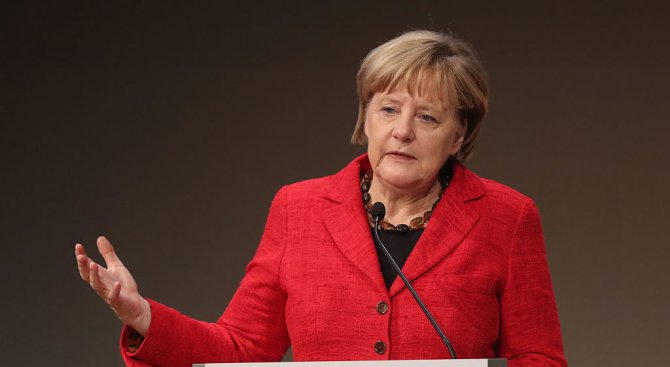 Меркел нарече варварство нападението в руското метро