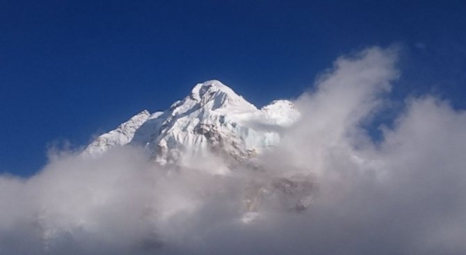 4 тела откриха в лагер за алпинисти на склона на връх Еверест