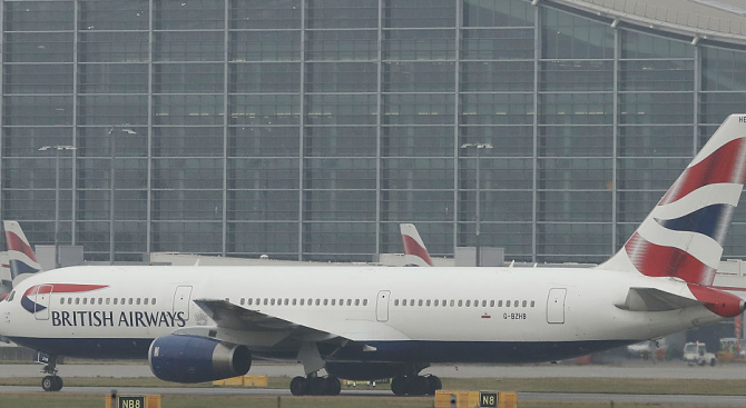 British Airways възобнови някои полети от летищата &quot;Хийтроу&quot; и &quot;Гетуик&quot;