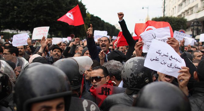 Сблъсъци в Тунис