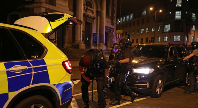 Покъртителни разкази на очевидци на терора в Лондон (снимки)