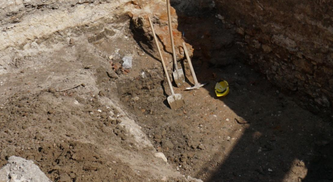 Започнаха разкопките на полуостров Червенка