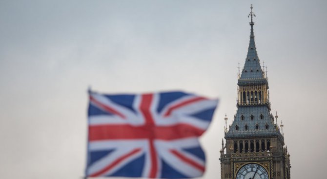 Британците гласуват на важни парламентарни избори преди преговорите за Брекзит