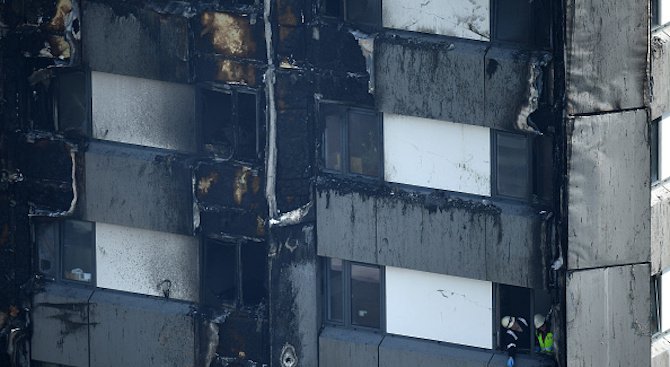 12 станаха жертвите на пожара в лондонския жилищен блок Гренфел тауър