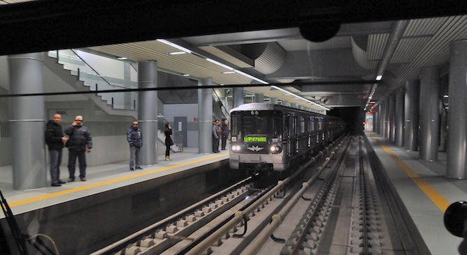 Авария спря метрото в сутрешния час пик