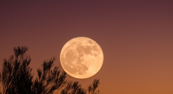 Частично лунно затъмнение може да се наблюдава тази вечер