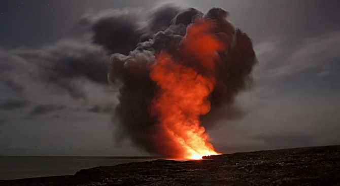 Изригването на вулкан в Аляска може да затрудни въздушния транспорт