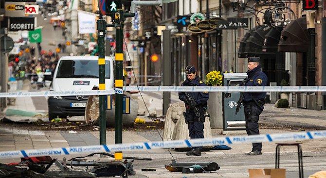 Двама ранени при стрелба в Стокхолм