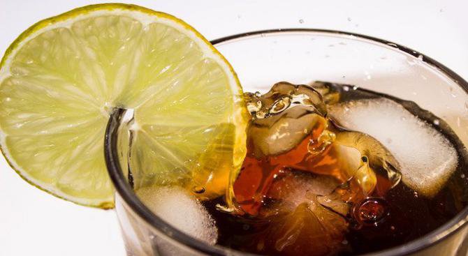 Как Coca-Cola се бори с екзистенциалната си криза със захарта?
