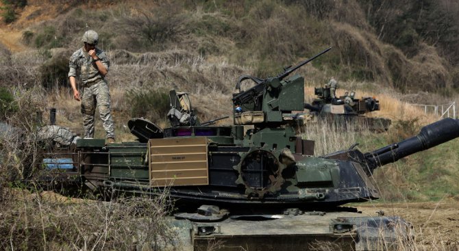 САЩ и Южна Корея започнаха военни учения