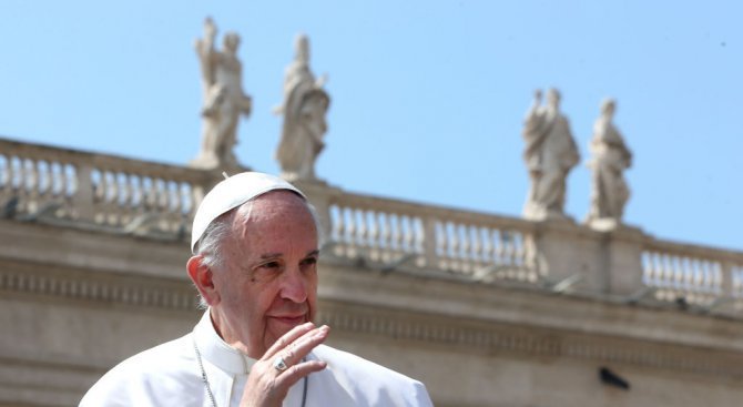 Папата разкрива съкровените си мисли в нова книга