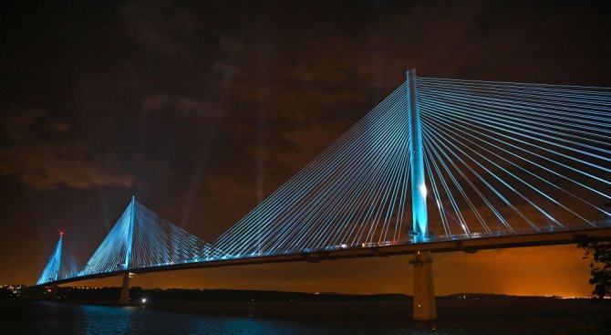 В Шотландия бе открит един от най-модерните мостове (снимки)