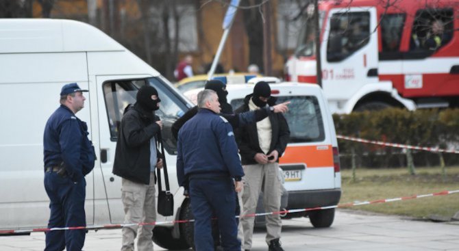 Сигнал за бомба затвори Съдебната палата в Бургас