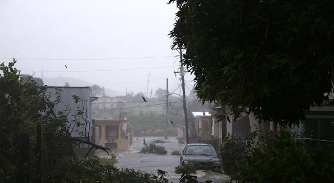 Ураганите в Карибския регион и САЩ ще струват на застрахователите 200 милиарда долара (снимки)