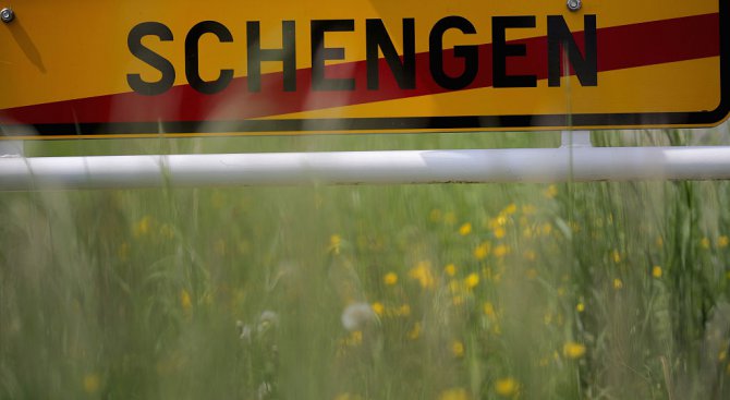 ЕК ще предложи промени в Шенгенския кодекс до края на месеца