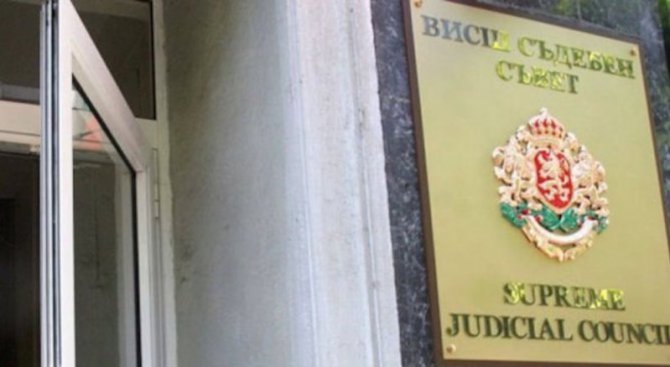 ВСС вдигна заплатите на магистрати и съдебни служители
