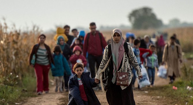 Иракските власти държат 1400 чужди жени и деца, свързани с бойци на ИД