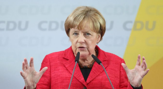 Меркел печели 36% на изборите в неделя