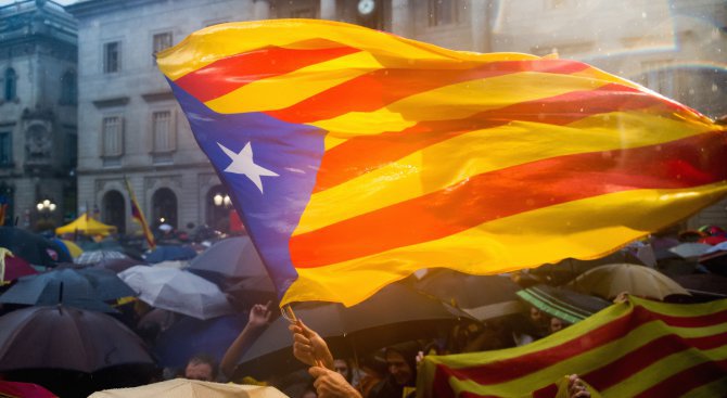 Испанската полиция блокира над 140 сайта за каталунския референдум