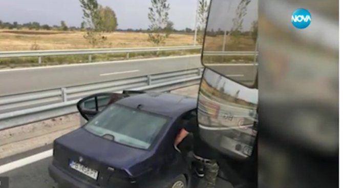 Шофьор на камион се размина на косъм от нападение на „Дунав мост 2”