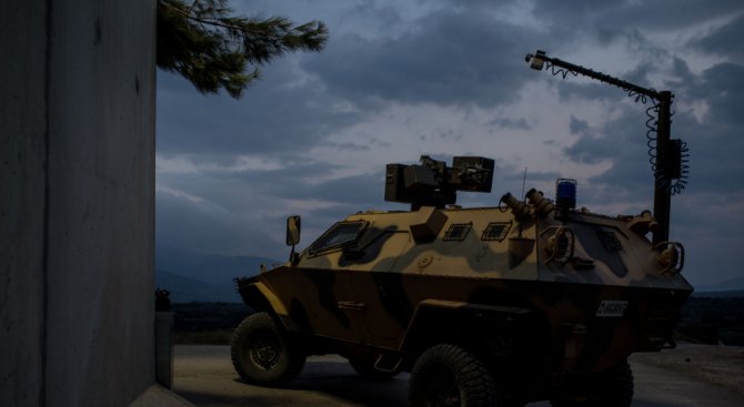 Турски военни навлизат в Сирия след сблъсъци с бунтовниците (обновена)