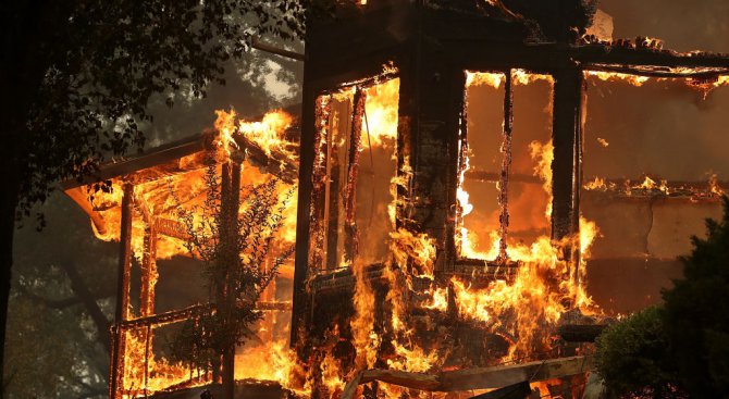 Нараства броят на жертвите от пожарите в Калифорния