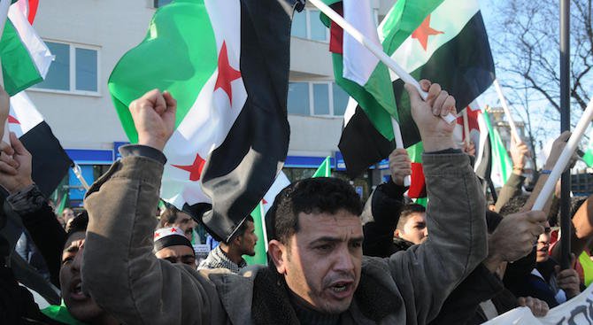 Сирийци протестираха в София срещу Асад и руската военна намеса