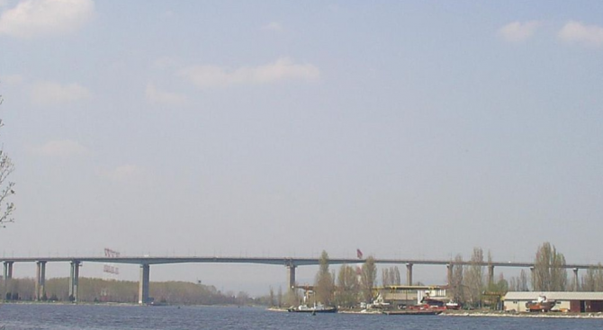 Аспаруховият мост във Варна отново в ремонт