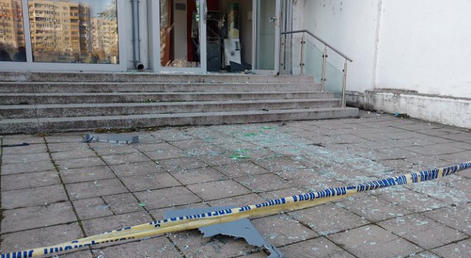Взривиха два банкомата в София (снимки+видео)