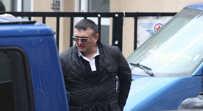 Младен Маринов: Продължава издирването на трима души за обирите на банкомати