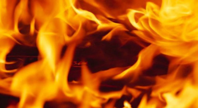 Полицията разследва пожар в Монтанско село, работи се по версия за умишлен палеж