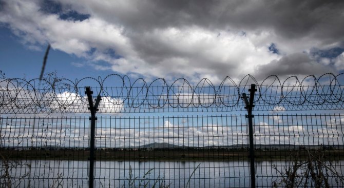 Русия строи ограда между Крим и Украйна