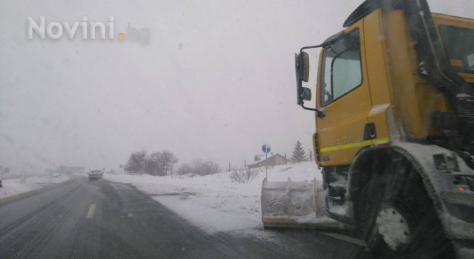 Софийските пътища са обработени срещу заледяване