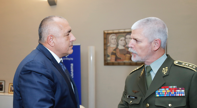 Борисов се срещна с шефа на Военния комитет на НАТО ген. Петър Павел (снимки)